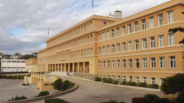 Εκτός ελέγχου η βία ανηλίκων - Σάλος με τους νταήδες στο Αρσάκειο που έδεσαν συμμαθητή τους από το λαιμό με πετονιά