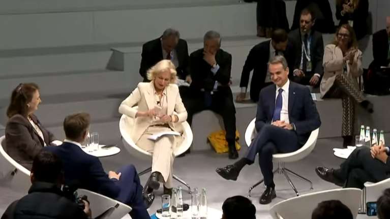 Υποδέχθηκαν τον Μητσοτάκη με ένα θερμό χειροκρότημα στη Διάσκεψη του Μονάχου- Για τον γάμο των ομόφυλων ζευγαριών