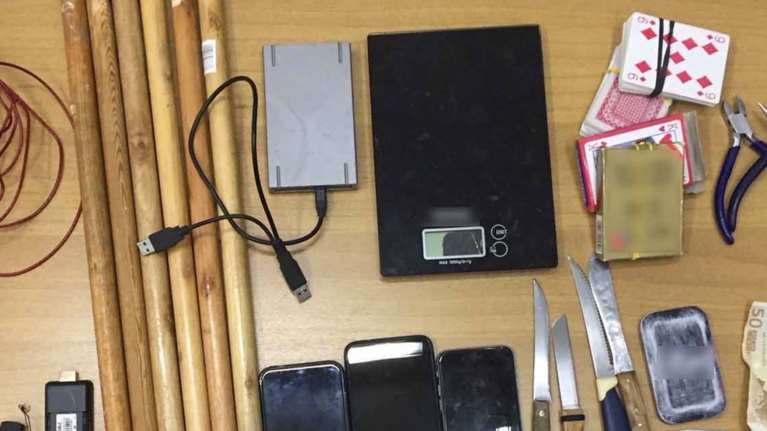 Εφοδος στις φυλακές Κορυδαλλού: Μαχαίρια, στυλιάρια και χάπια σε κελιά τρομοκρατών της 17Ν και των Πυρήνων της Φωτιάς