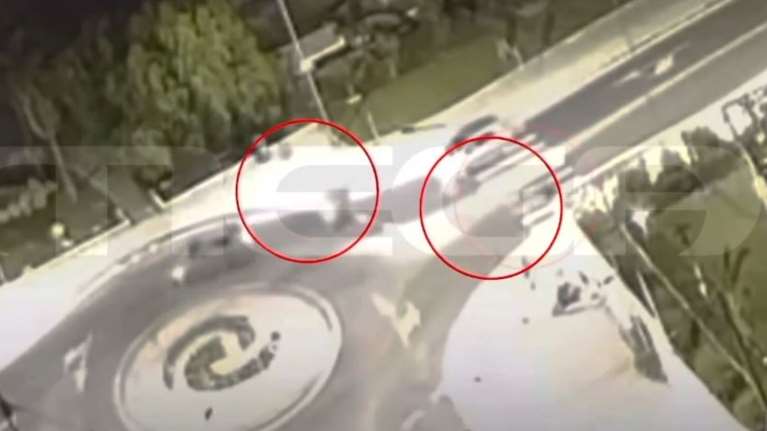 Σοκαριστικό τροχαίο στη Ρόδο: Βίντεο ντοκουμέντο - Οδηγός και συνεπιβάτης μοτοσικλέτας εκτινάχθηκαν στον αέρα