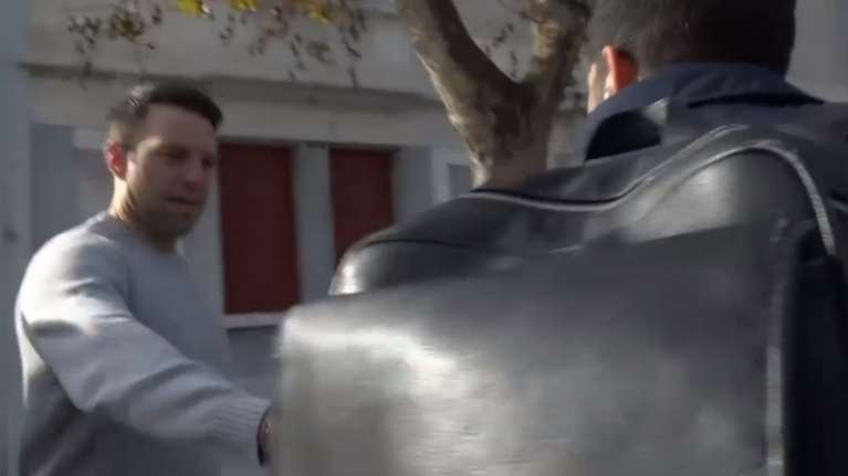 Ο Κασσελάκης απαγόρευσε σε δημοσιογράφο να κάνει ερώτηση σε βουλευτή [βίντεο]