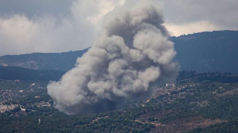 Χάος στον Λίβανο: Τουλάχιστον 182 άνθρωποι σκοτώθηκαν και 727 τραυματίστηκαν από ισραηλινούς βομβαρδισμούς