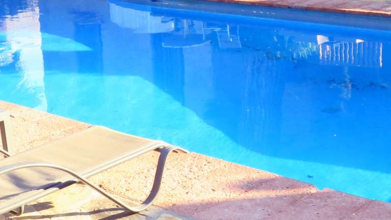 Ρόδος: Δεν υπήρχε ναυαγοσώστης στην πισίνα του ξενοδοχείου όπου πνίγηκε το 3χρονο κοριτσάκι