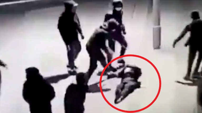 Γαλλία: Σοκαριστική επίθεση εφήβων τραμπούκων σε 14χρονο στο Παρίσι - Σε κώμα το αγόρι [Βίντεο]