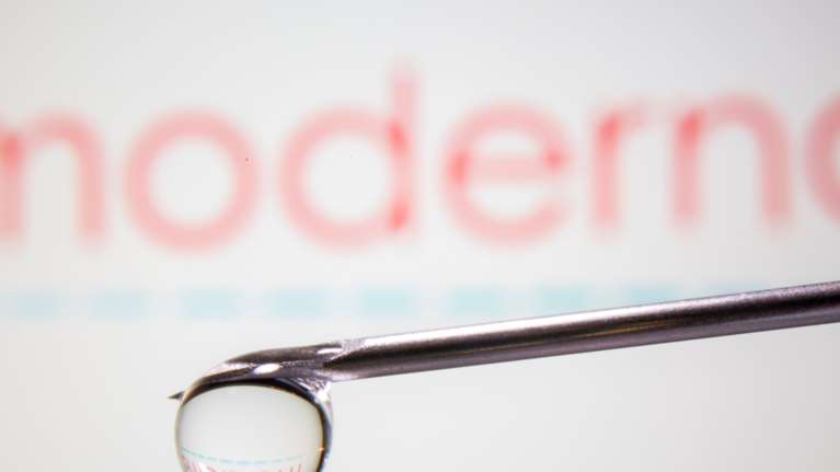 Εμβόλιο Moderna: Πόσο θα κοστίσει κάθε δόση που θα αγοράσει η Ευρωπαϊκή Ένωση