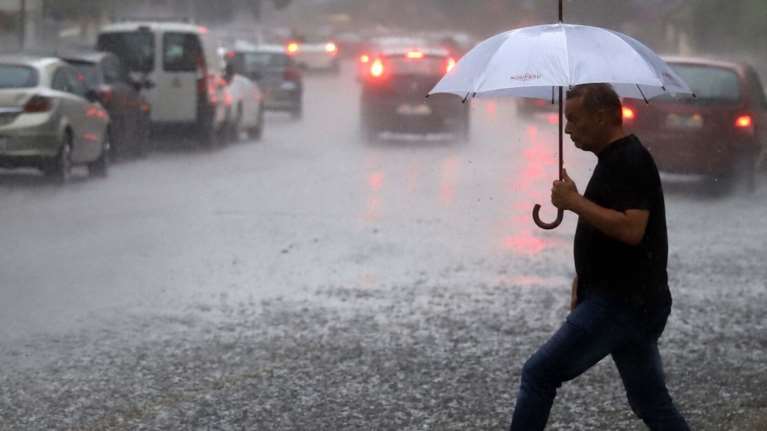 Επιμένει η κακοκαιρία: Έντονα φαινόμενα στη δυτική Ελλάδα - Βροχές, καταιγίδες και θυελλώδεις άνεμοι