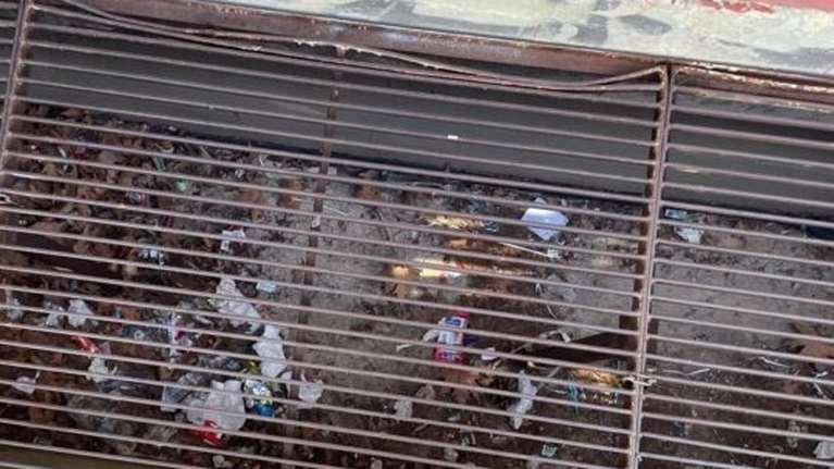 Bullying στη Νέα Ιωνία: Μαθητές γυμνασίου έκλεισαν 12χρονο σε αυτό το φρεάτιο με &quot;δόλωμα&quot; 5 ευρώ [εικόνα]