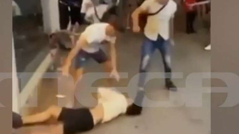 Εικόνες σοκ στην Κρήτη: Άγριο ξύλο μεταξύ τουριστών - Ένας 27χρονος στο νοσοκομείο [Βίντεο]