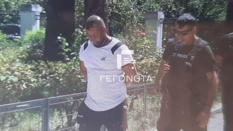 Επίθεση με κατσαβίδι στον Βόλο: Πριν από μια εβδομάδα χτυπούσε ξανά τη σύντροφό του  στην αυλή