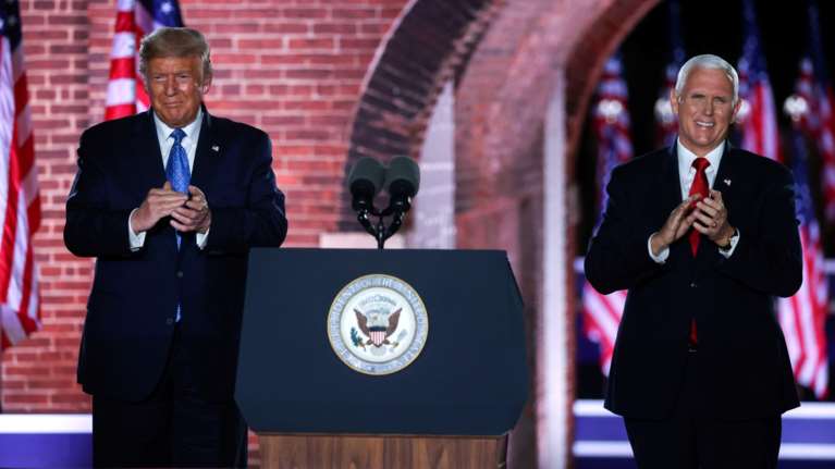 ΗΠΑ: Προκαλεί ο αντιπρόεδρος Πενς και υπόσχεται &quot;νόμο και τάξη&quot; ενώ η χώρα συγκλονίζεται από διαδηλώσεις κατά της βίας