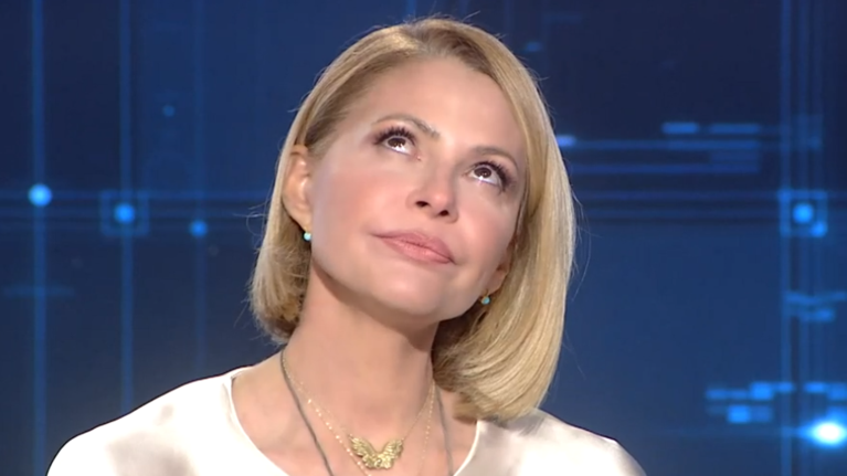 &quot;Λύγισε&quot; η Τζένη Μπαλατσινού: Ο κίνδυνος στη γέννα και το πρόβλημα για το οποίο έμαθε λίγους μήνες πριν γεννήσει