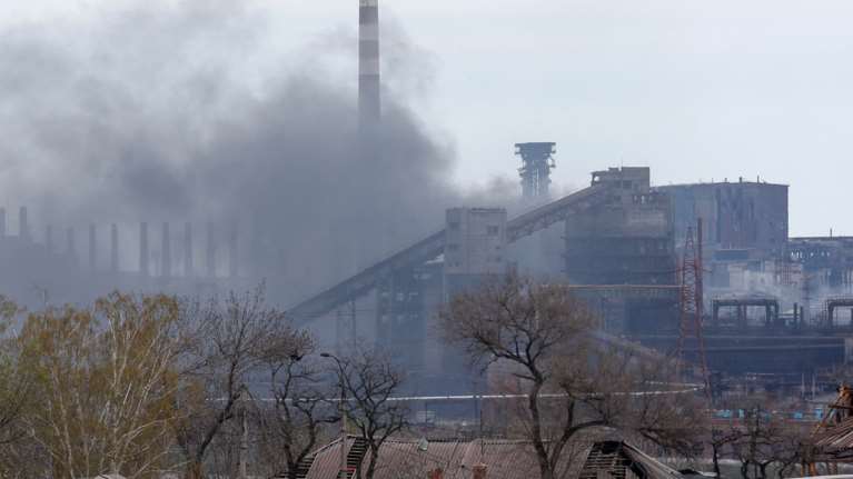 Ουκρανία: Αεροπορικά πλήγματα από τους Ρώσους στο Azovstal - Ανελέητοι βομβαρδισμοί στο Λουγκάνσκ