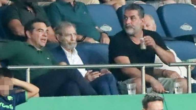 Αλέξης Τσίπρας: Στο ΟΑΚΑ δίπλα σε Γιώργο Βαρδινογιάννη και Βασίλη Μπισμπίκη στο Παναθηναϊκός-Μπράγκα [εικόνα]