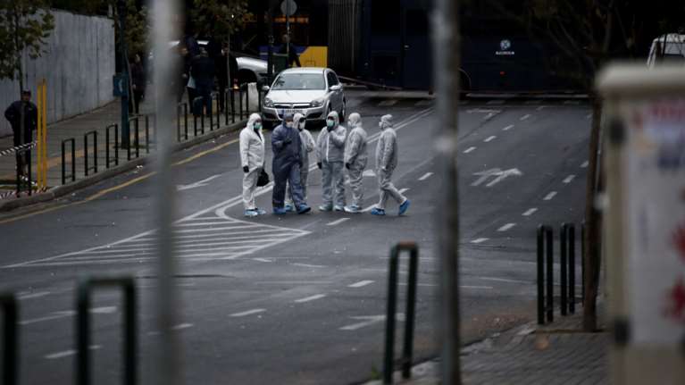 Η ύποπτη βαλίτσα στην Πανεπιστημίου είχε... ρούχα και έγγραφα - Έγινε ελεγχόμενη έκρηξη