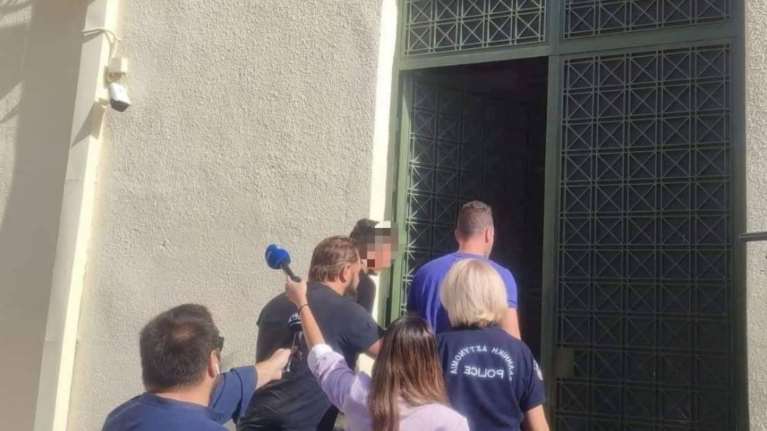 Καλαμάτα: Ελεύθερος με περιοριστικούς όρους ο πατέρας που κατηγορείται για κακοποίηση του 4 μηνών βρέφους