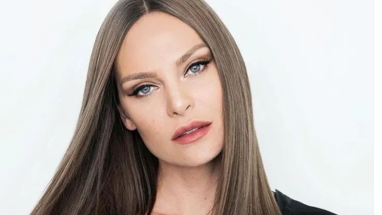 Αγνώριστη η Υβόννη Μπόσνιακ: Τέλος τα μακριά μαλλιά - Το νέο look της