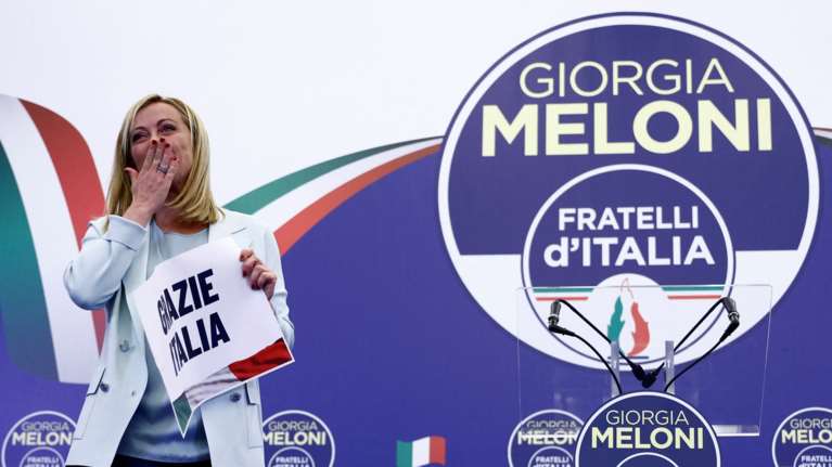 Ιταλία: Τζόρτζια Μελόνι, μια νεοφασίστρια η πρώτη γυναίκα πρωθυπουργός - Νίκη της ακροδεξιάς στις εκλογές