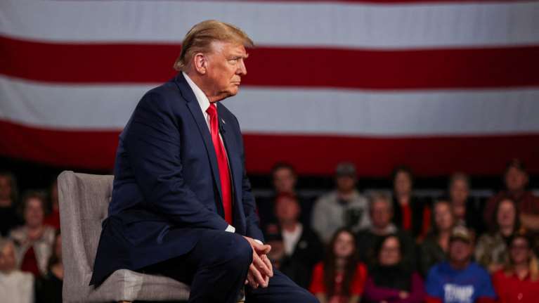 Νέο πλήγμα για τον Τραμπ: Εκτός των ψηφοδελτίων των Ρεπουμπλικάνων στο Ιλινόι με δικαστική απόφαση