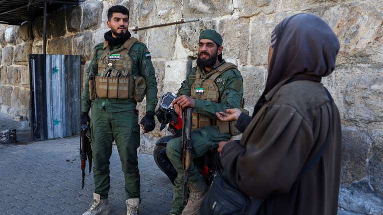 Συρία: Δεν συμφωνήσαμε κατάπαυση του πυρός, λένε οι Τούρκοι - Θα τους πολεμήσουμε στο Κομπάνι, απαντούν οι Κούρδοι