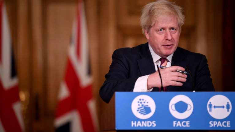 Βρετανία: Αναβάλλεται η τελική άρση του lockdown λόγω επικίνδυνης εξάπλωσης της ινδικής μετάλλαξης