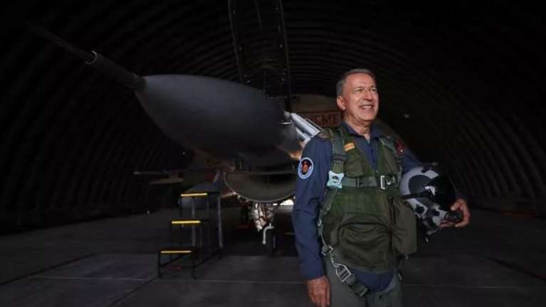 Σόου Ακάρ: Πέταξε με F-16 πάνω από τo Βόρειο Αιγαίο - &quot;Θα συνεχίσουμε τον αγώνα μας&quot;