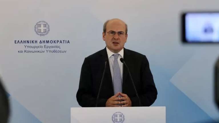 Χατζηδάκης: Τον Ιανουάριο μαζί με τις συντάξεις του Φεβρουαρίου θα καταβληθούν οι αυξήσεις