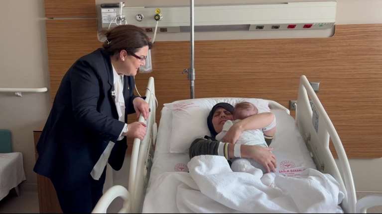 Τουρκία: Μητέρα βρήκε το μωράκι της δύο μήνες μετά τον φονικό σεισμό - Είχε χάσει όλη της την οικογένεια