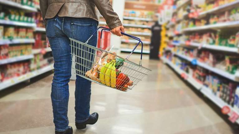 Ερχεται ρύθμιση για τις προσφορές στα σούπερ μάρκετ: Δεν θα επιτρέπονται εκπτώσεις σε προϊόντα που έχουν ανατιμηθεί