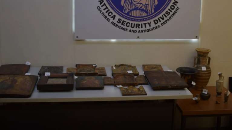 Η απίστευτη απάτη 80χρονου με έργα της Οπυς Ζούνη: Ξεγέλασε μέχρι και τον σύζυγό της που υπέγραψε τα πλαστά έργα