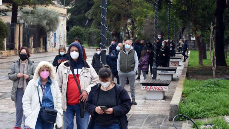 Μετάλλαξη Ομικρον: Εξίσου απότομη με την αύξηση θα είναι και η μείωση των κρουσμάτων, λένε οι ειδικοί