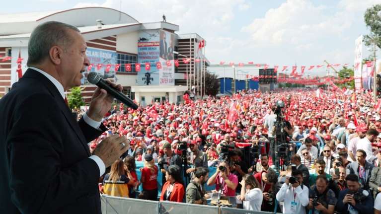 Νέο κρεσέντο Ερντογάν: Οι Ελληνες είναι ποταποί όπως πριν 100 χρόνια - Τότε ρίξαμε τους άπιστους στη θάλασσα [Βίντεο]