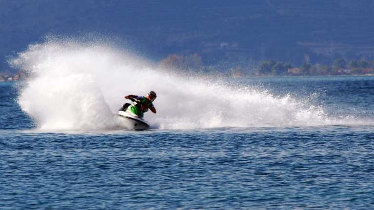 Μύκονος: Γιος πλούσιου Άραβα ο 13χρονος που τραυμάτισε τη 15χρονη με τζετ σκι