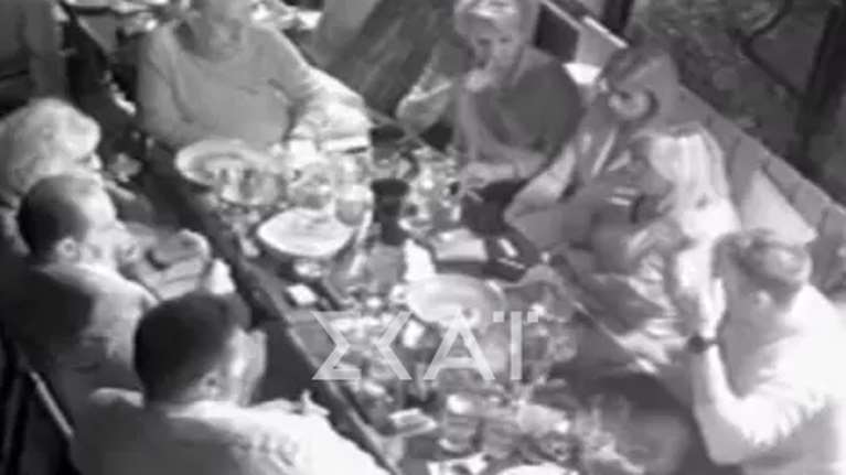 H φωτογραφία από το επεισόδιο Κασσελάκη με τους &quot;87&quot; στο στέκι του Παγκρατίου - &quot;Δεν έγινε σύρραξη, είχαμε έντονο διάλογο&quot;