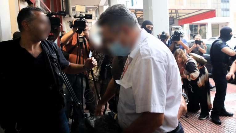 Blue Horizon: &quot;Γνωρίζω τον άνθρωπό μου&quot; - &quot;Δουλεύει χρόνια, είναι πολύ καλό παιδί&quot; - Τι λένε οι συγγενείς των 4 κατηγορουμένων