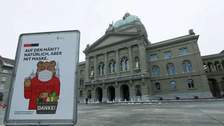 Ελβετία: 4.000 κρούσματα κορονοϊού καθημερινά - Με χρεοκοπία απειλούνται τα μισά εστιατόρια και ξενοδοχεία