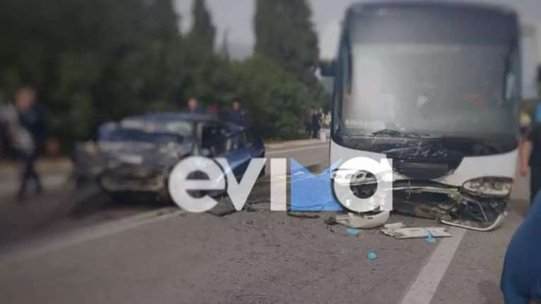 Εύβοια: ΚΤΕΛ συγκρούστηκε με ΙΧ - Νεκρός ο οδηγός του αυτοκινήτου [εικόνες, βίντεο]