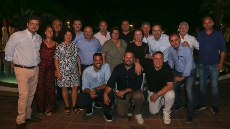 Τρίκαλα: Ο Δημήτρης Παπαστεργίου παρέδωσε κι επίσημα τον δήμο στον Νίκο Σακκά - &quot;Λατρεύω αυτή την ομάδα...&quot; [εικόνες]