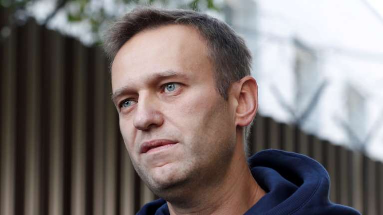 Πιστοποιητικό θανάτου Ναβάλνι: Πέθανε από &quot;φυσικά αίτια&quot; - Έδειξαν τη σορό του στη μητέρα του - Την πιέζουν για μυστική κηδεία