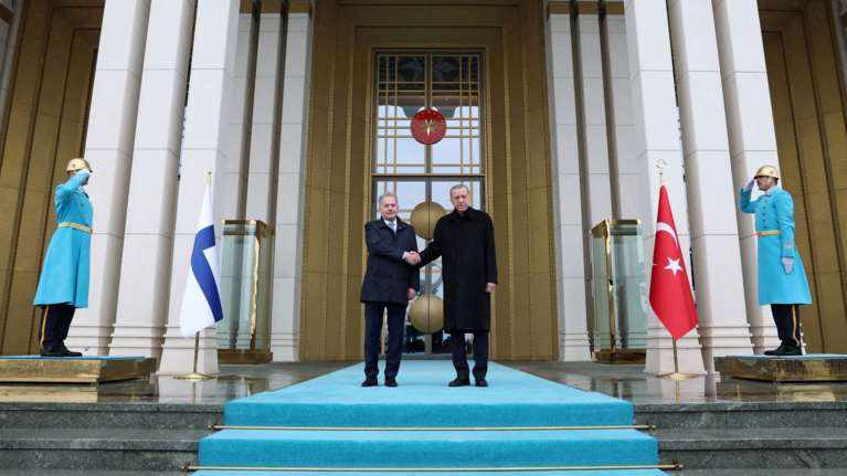 &quot;Ναι&quot; από την τουρκική βουλή για προσχώρηση της Φινλανδίας στο ΝΑΤΟ - Ευχαριστεί τα 30 κράτη-μέλη