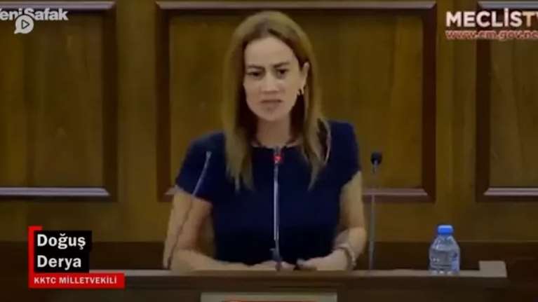 Σάλος στην Άγκυρα με την Τουρκοκύπρια που τα έψαλλε στον Ερντογάν: "Μιλάει όπως οι Έλληνες και το PKK"