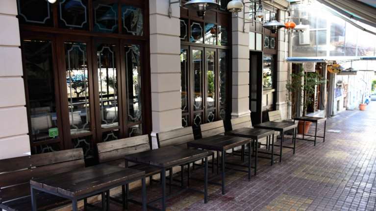 Ρύθμιση 100 δόσεων για τα χρέη νοικοκυριών και επιχειρήσεων σε Δήμους - Ποιοι είναι οι δικαιούχοι