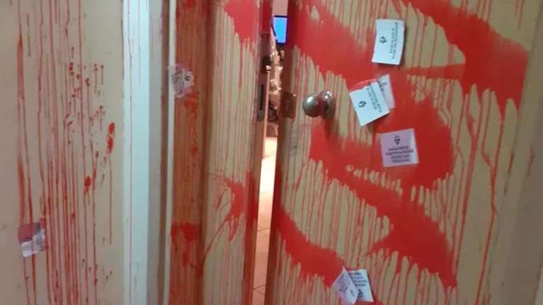 Θεσσαλονίκη: Επίθεση αντιεξουσιαστών στο γραφείο της Έλενας Ράπτη - Η αντίδραση της υφυπουργού Τουρισμού