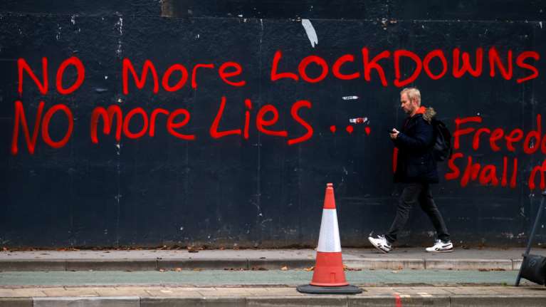 Ουαλία και Μάντσεστερ: 6.000.000 κάτοικοι μπροστά σε νέο λοκντάουν εξαιτίας του κορονοϊού