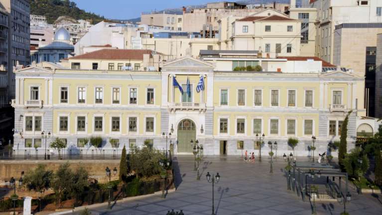 Αυτοί είναι οι μισθοί δημάρχων, αντιδημάρχων και περιφερειαρχών σε όλη την Ελλάδα