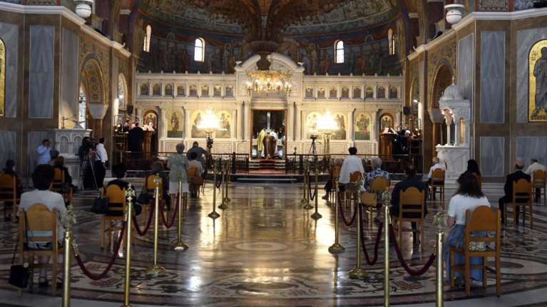 Ανοίγουν οι εκκλησίες: Μόνο για Χριστουγέννα και Φώτα, με λίγους πιστούς - Δεν θα γίνει αγιασμός υδάτων