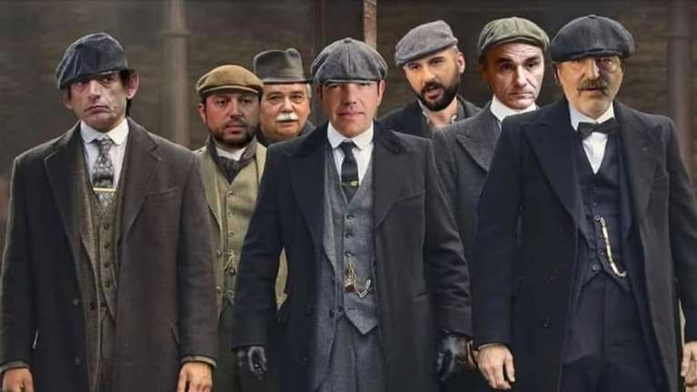 "Εντάξει κόντεψα να πνιγώ": Η ανάρτηση Πολάκη για τους "Peaky Blinders" Τσίπρα, Καρανίκα, Παππά και Τσακαλώτο