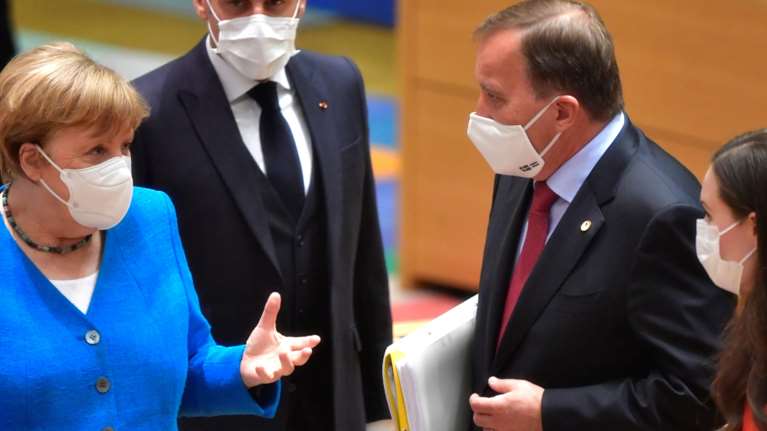 Θρίλερ για τρίτη ημέρα στη Σύνοδο Κορυφής: Είναι πιθανό να μην υπάρξει συμφωνία, δήλωσε η Μέρκελ