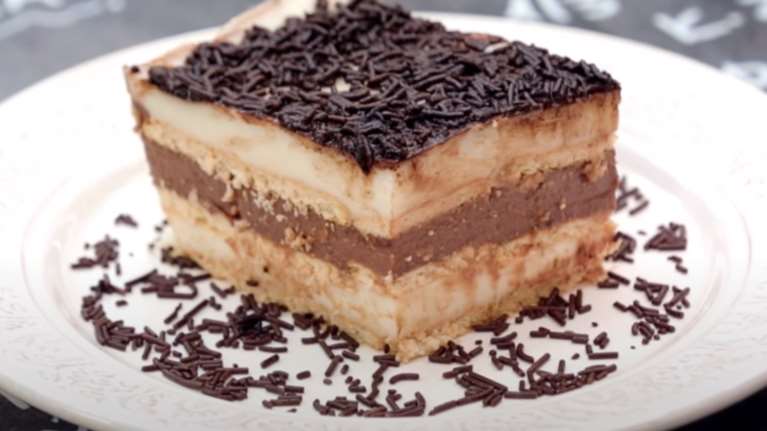 Μπισκοτένιο γλυκό ψυγείου που δεν μπορείς να αντισταθείς - Δροσερή συνταγή για όλες τις ώρες του καλοκαιριού