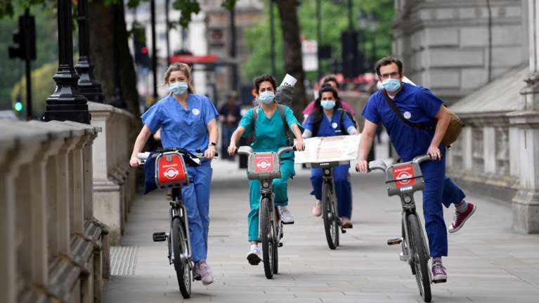 Κορονοϊός: Ξεπέρασαν τα 3 εκατομμύρια τα κρούσματα στην Ευρώπη - 206.000 νεκροί