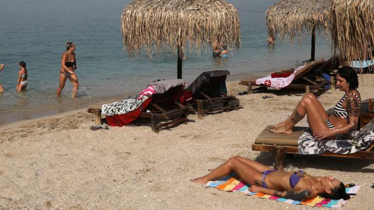 Η Ελλάδα σώζει το καλοκαίρι των Ευρωπαίων - Αναφορές και εικόνες σε κορυφαία διεθνή ΜΜΕ